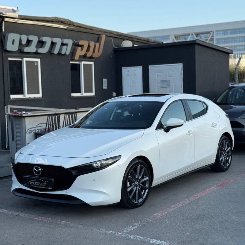  MAZDA 3 -  1