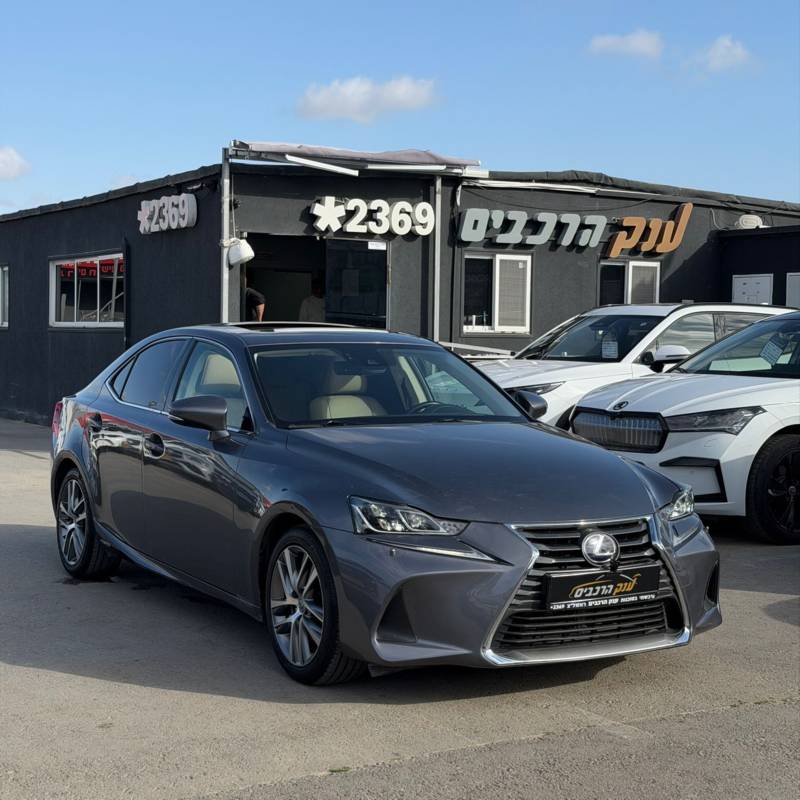 �����LEXUS IS300H