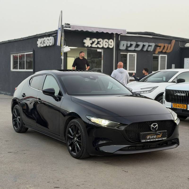 ����MAZDA 3