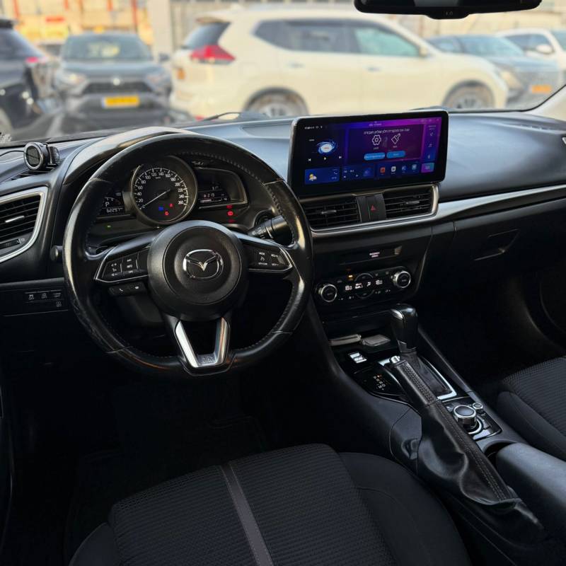  MAZDA 3 -  10