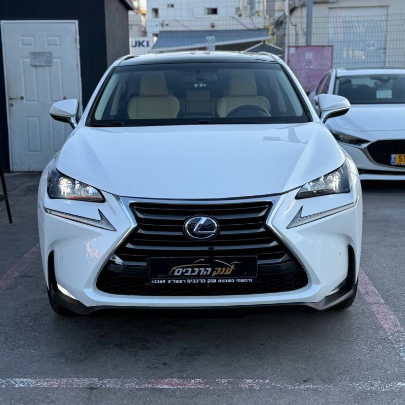  LEXUS NX300H -  2