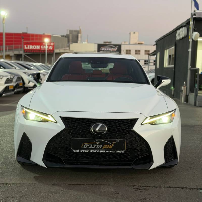  LEXUS IS300 -  2
