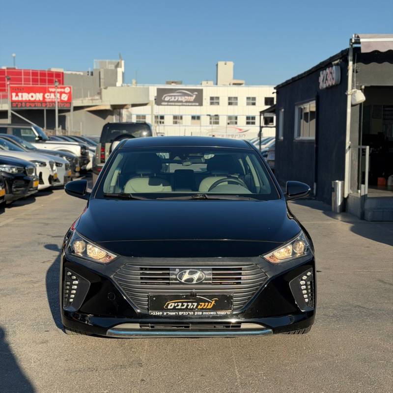������ IONIQ HYBRID - ����� 2