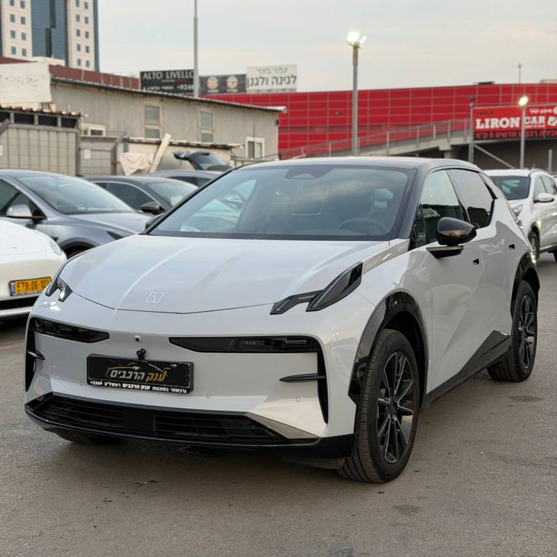 ���� ZEEKR X - ����� 2