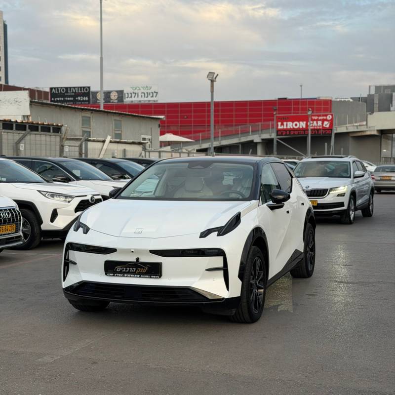 ���� ZEEKR X - ����� 2