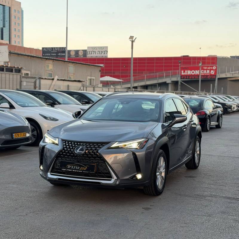 ����� LEXUS UX250H - ����� 2