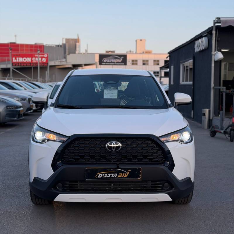 ������ COROLLA CROSS - ����� 3