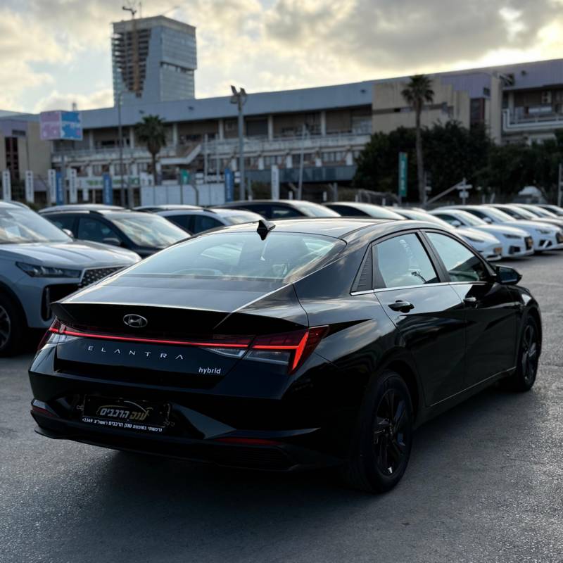 ������ ELANTRA HEV - ����� 3