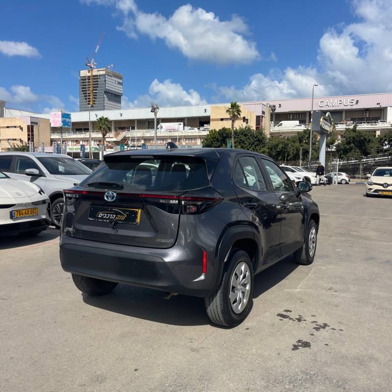 ������ YARIS CROSS HSD - ����� 3