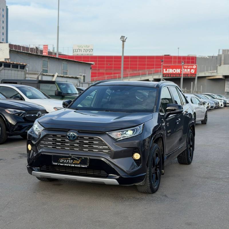 ������ RAV 4 HYBRID - ����� 3