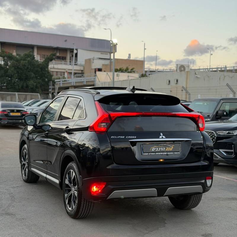 �������� ECLIPSE CROSS - ����� 4