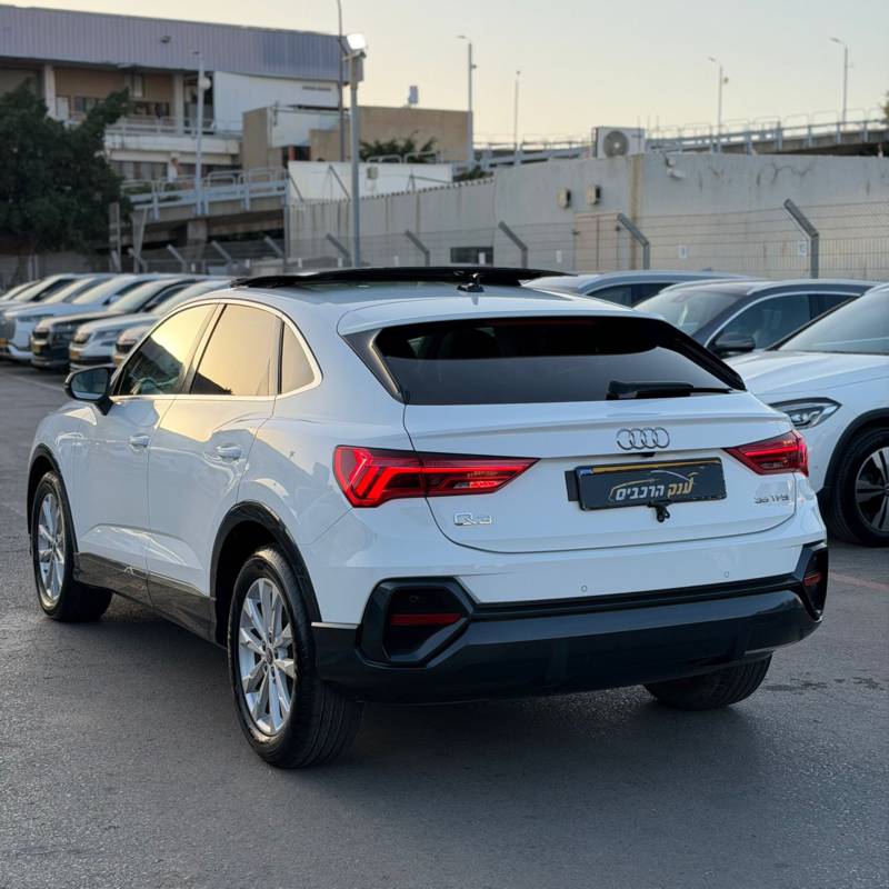 ����� Q3 SPORTBACK - ����� 4