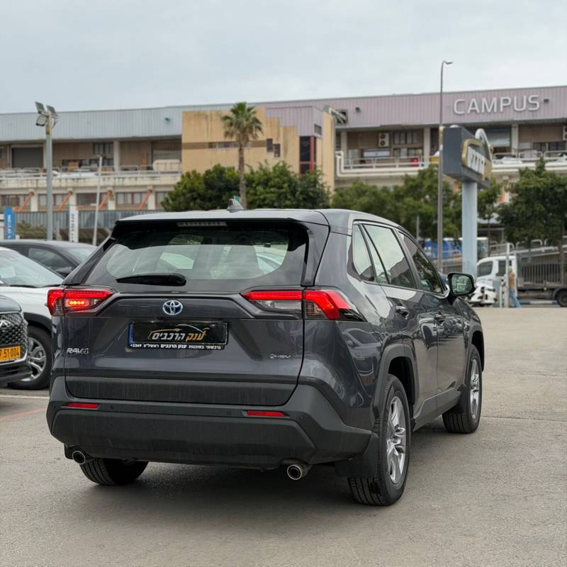 ������ RAV 4 HYBRID - ����� 4