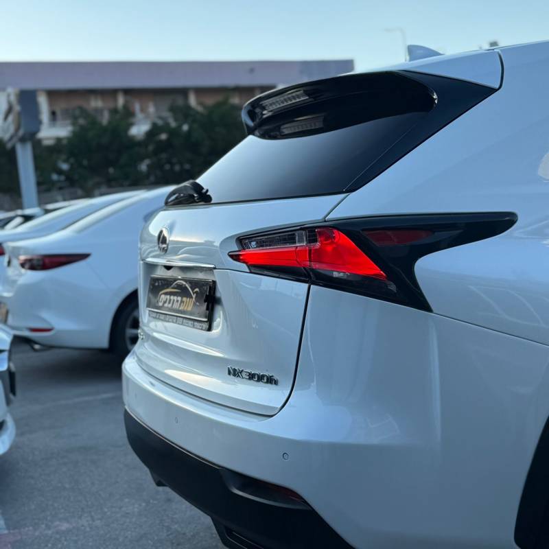  LEXUS NX300H -  4