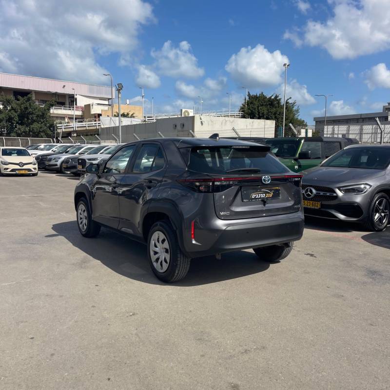 ������ YARIS CROSS HSD - ����� 4