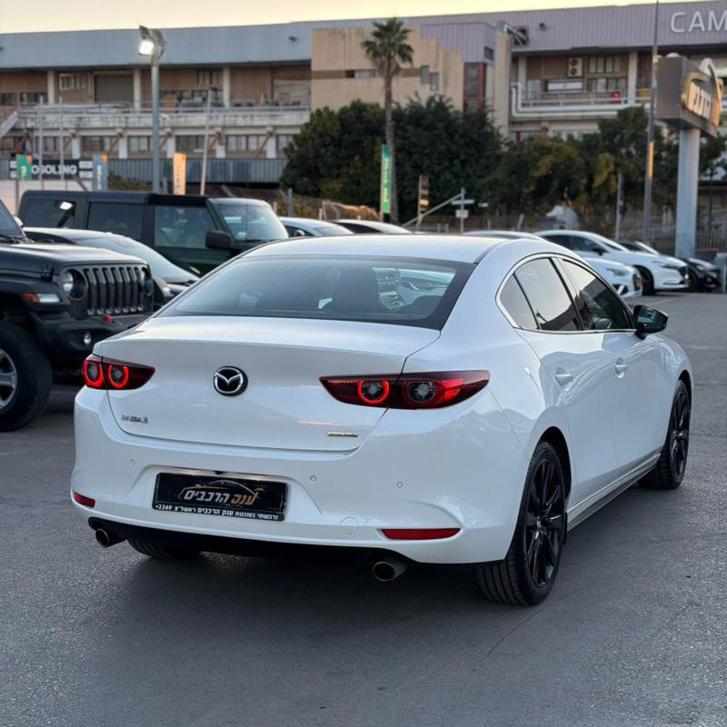 ���� MAZDA 3 - ����� 4