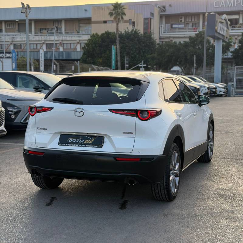 ���� MAZDA CX-30 - ����� 4