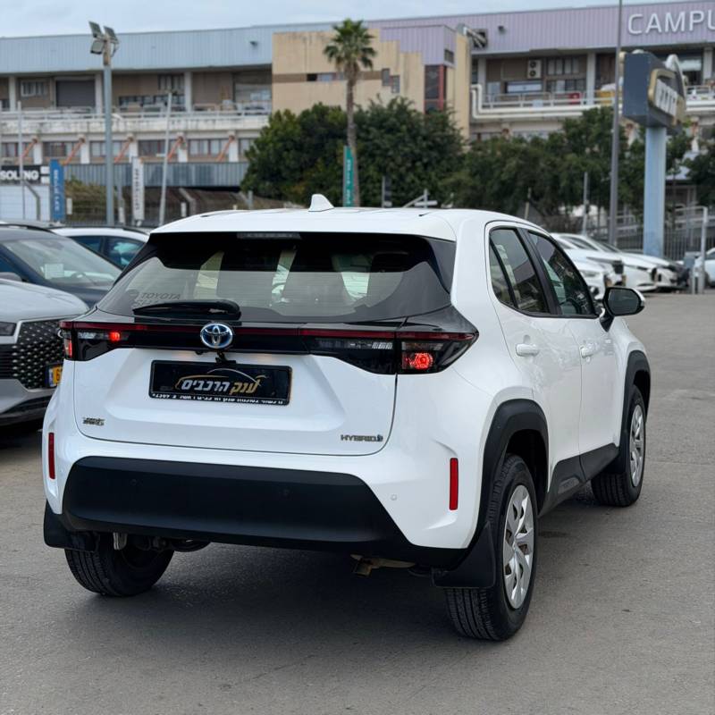 ������ YARIS CROSS HSD - ����� 5