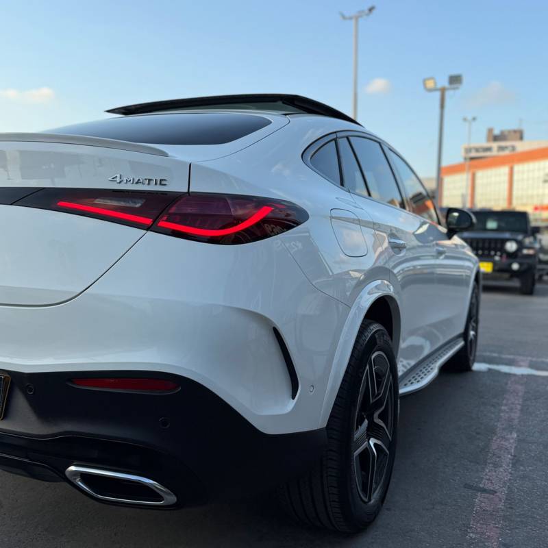  GLC300 4MATIC -  5