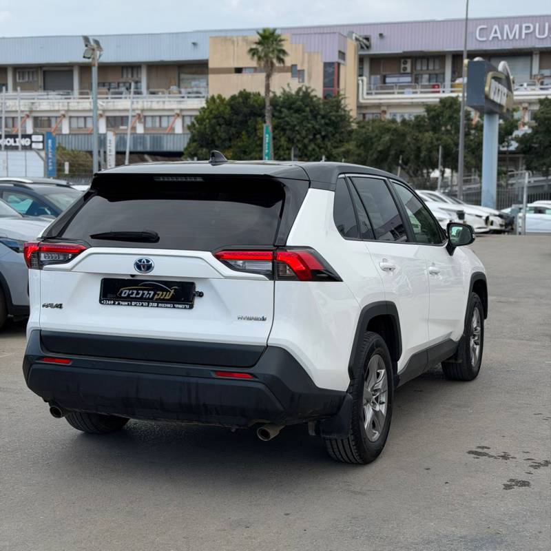 ������ RAV 4 HYBRID - ����� 5
