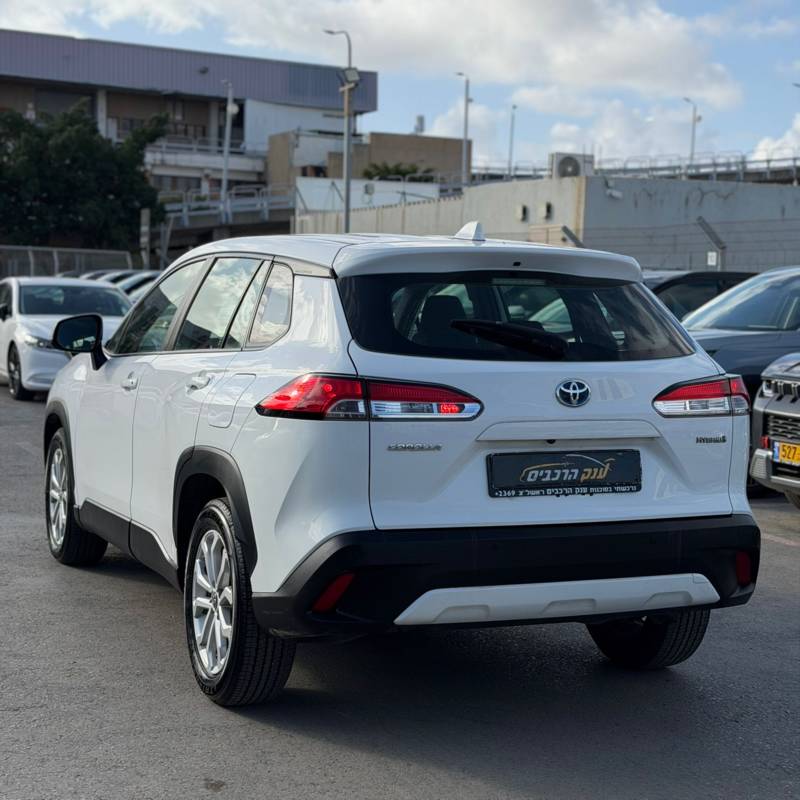 ������ COROLLA CROSS - ����� 5