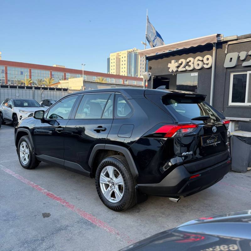  / Toyota  4  -  5
