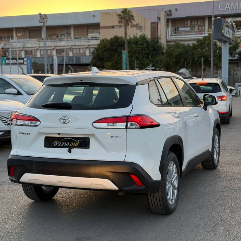 ������ COROLLA CROSS - ����� 5