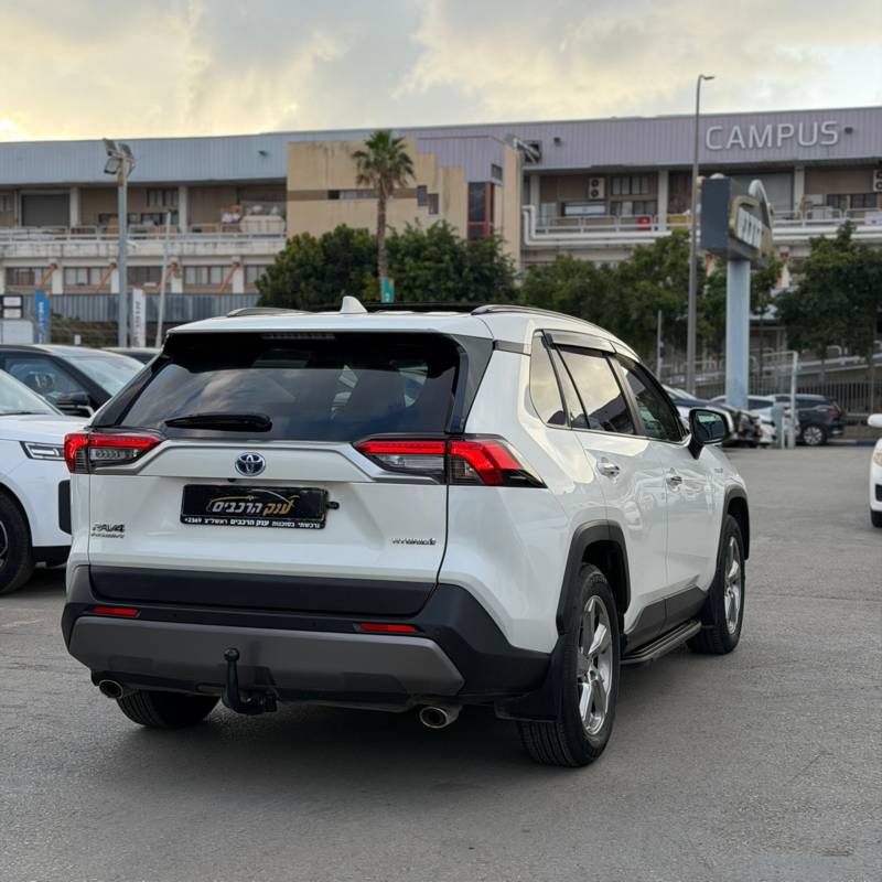 ������ RAV 4 HYBRID - ����� 5