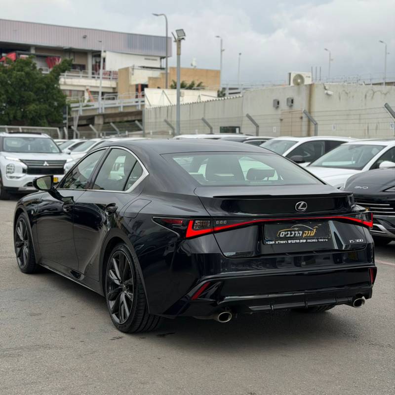 ����� LEXUS IS300 - ����� 5