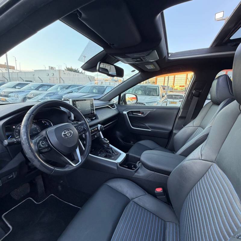 ������ RAV 4 HYBRID - ����� 6