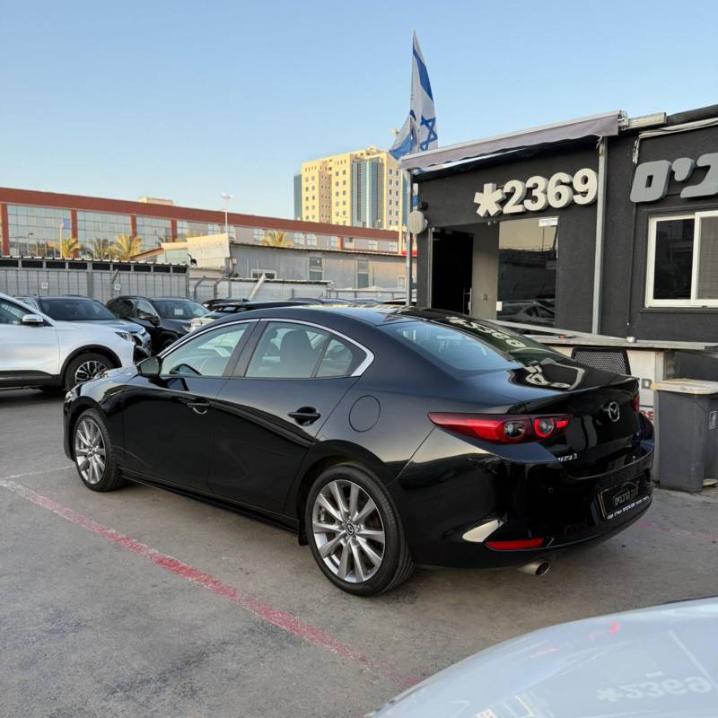  MAZDA 3 -  6