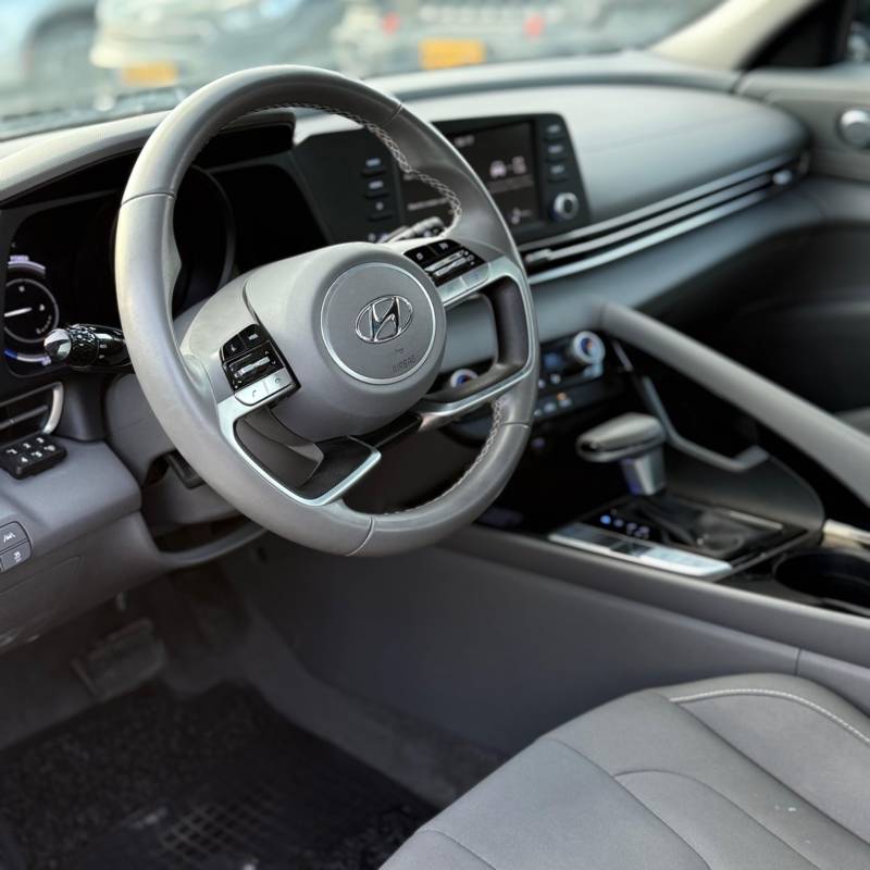 ������ ELANTRA HEV - ����� 6