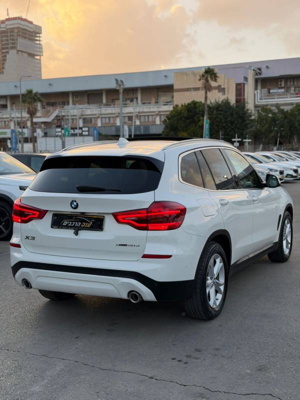 � � �� X3 XDRIVE20D - ����� 6