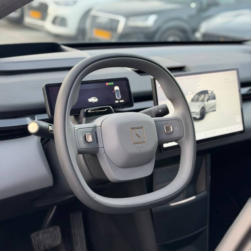 ���� ZEEKR X - ����� 6