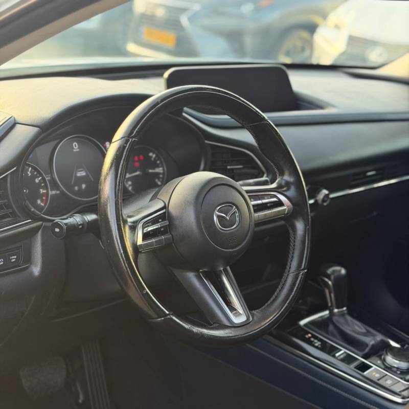 ���� MAZDA CX-30 - ����� 6