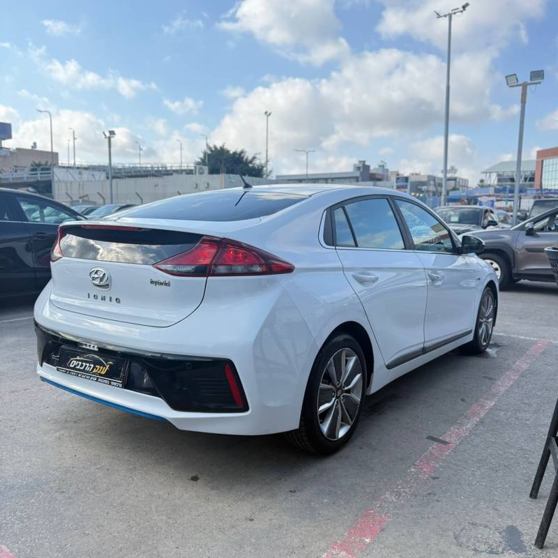  IONIQ HYBRID -  6