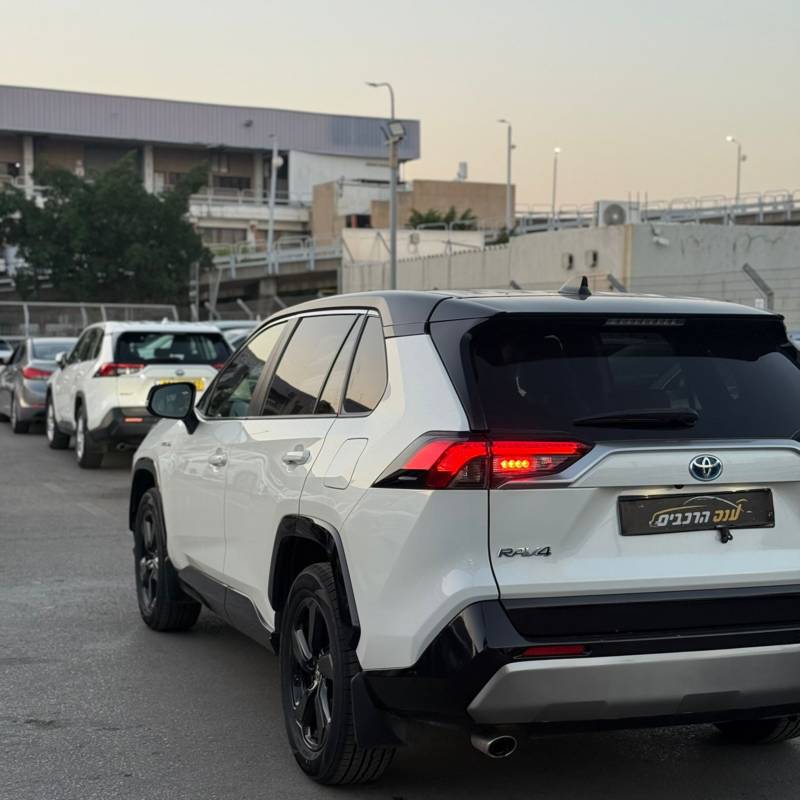  RAV 4 HYBRID -  6