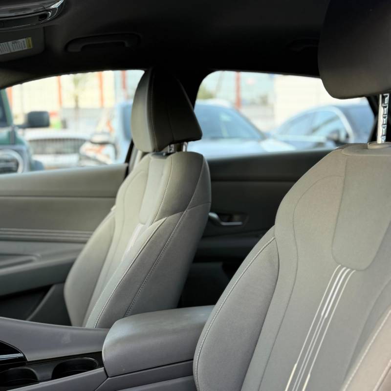 ������ ELANTRA HEV - ����� 7