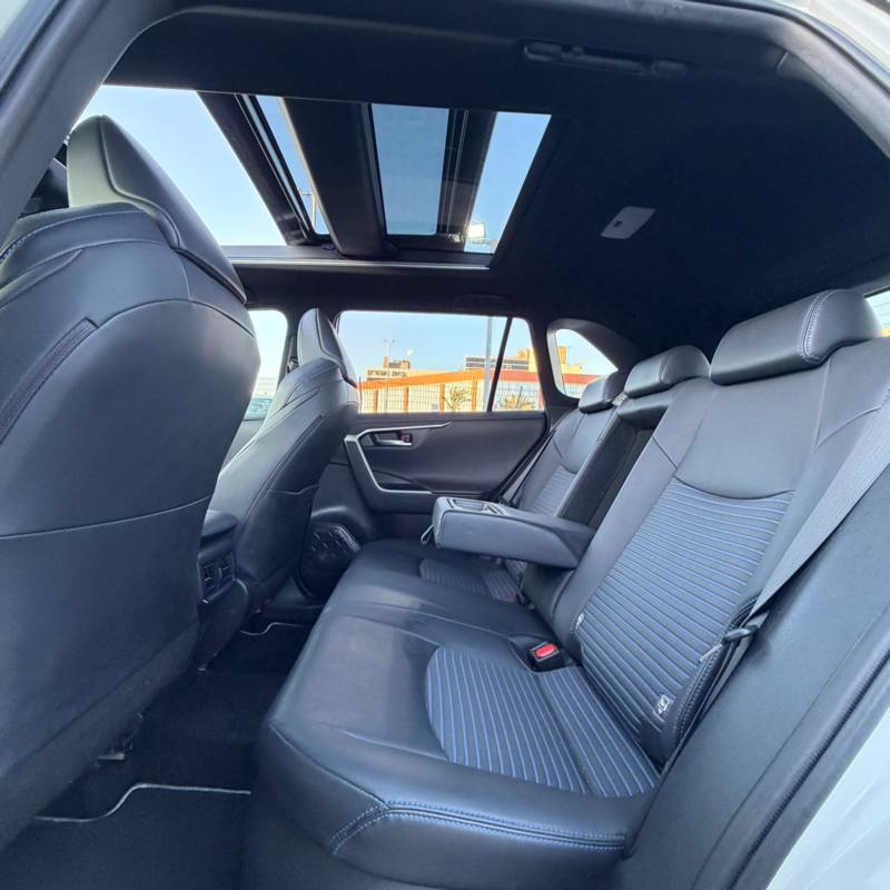 ������ RAV 4 HYBRID - ����� 8