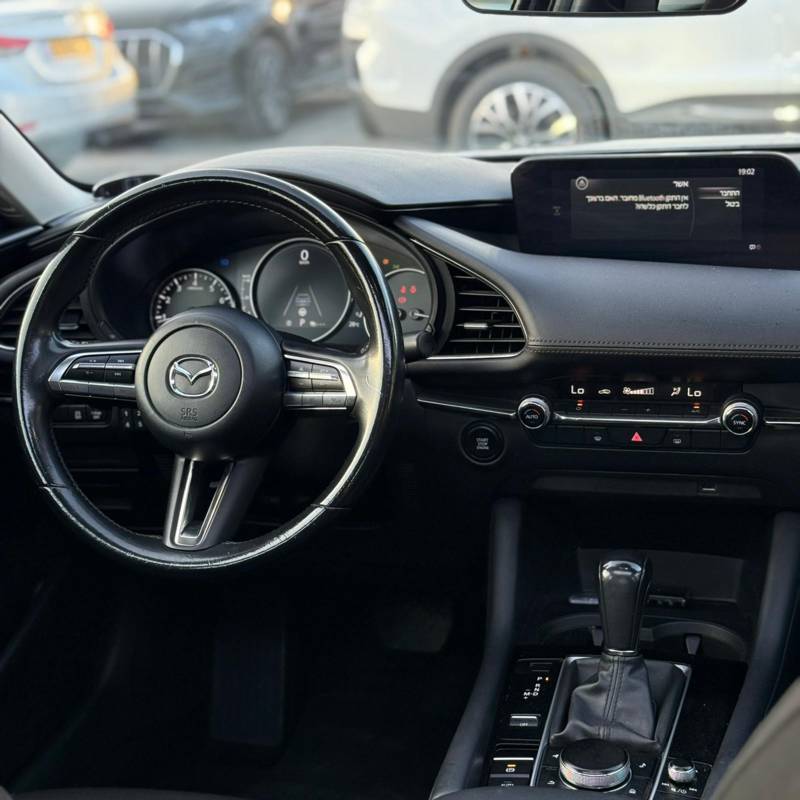  MAZDA 3 -  8