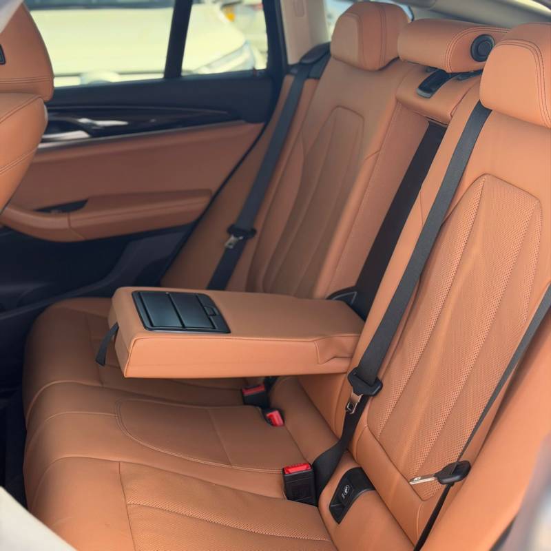 � � �� X4 XDRIVE20I - ����� 8