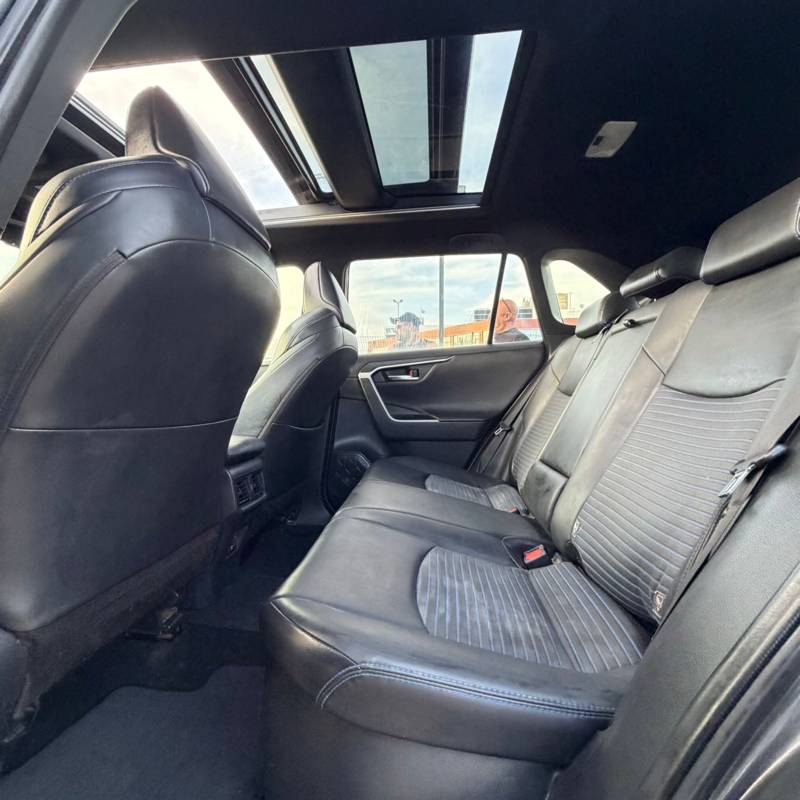 ������ RAV 4 HYBRID - ����� 8