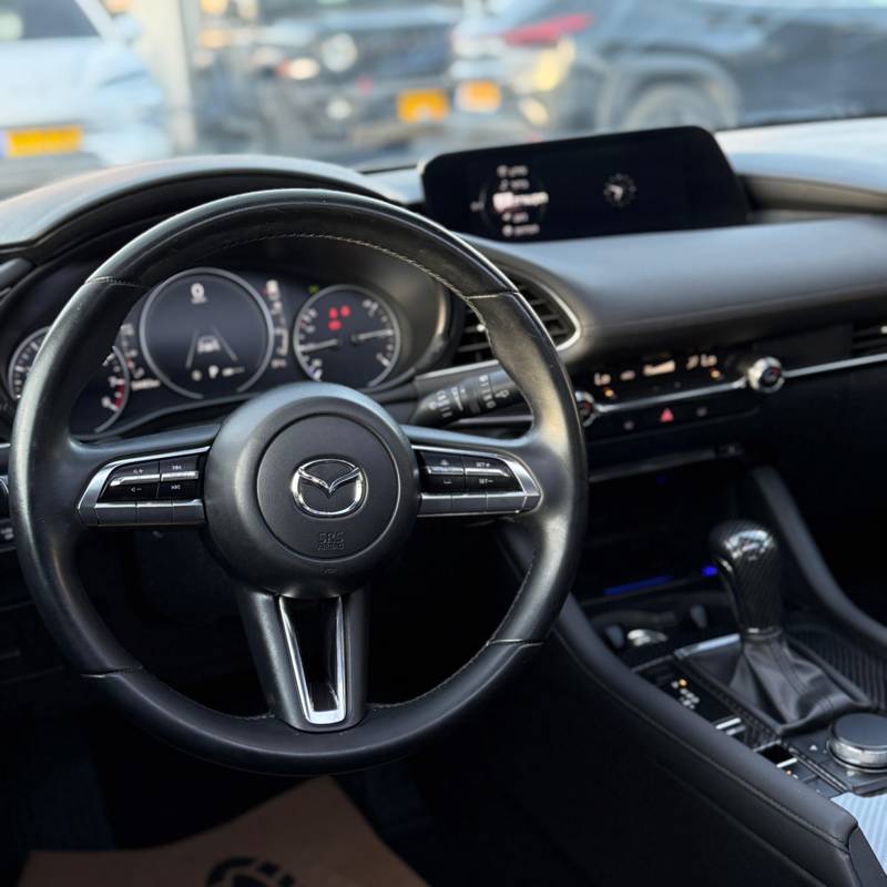  MAZDA 3 -  9