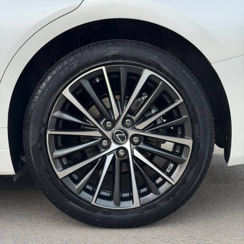 ����� LEXUS ES300H - ����� 9