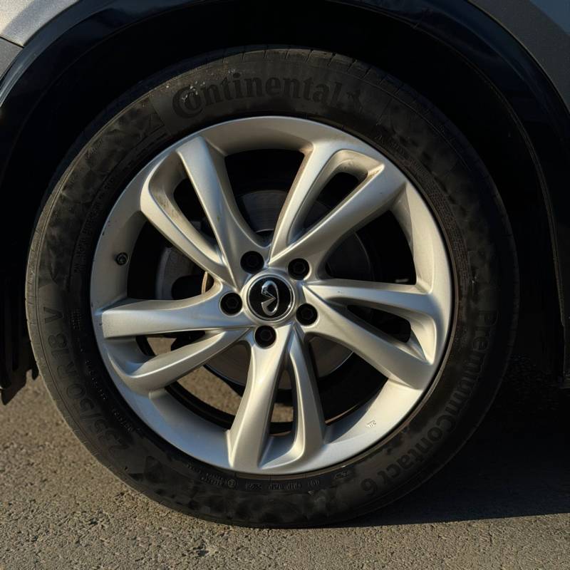 ����� INFINITI Q30 - ����� 9