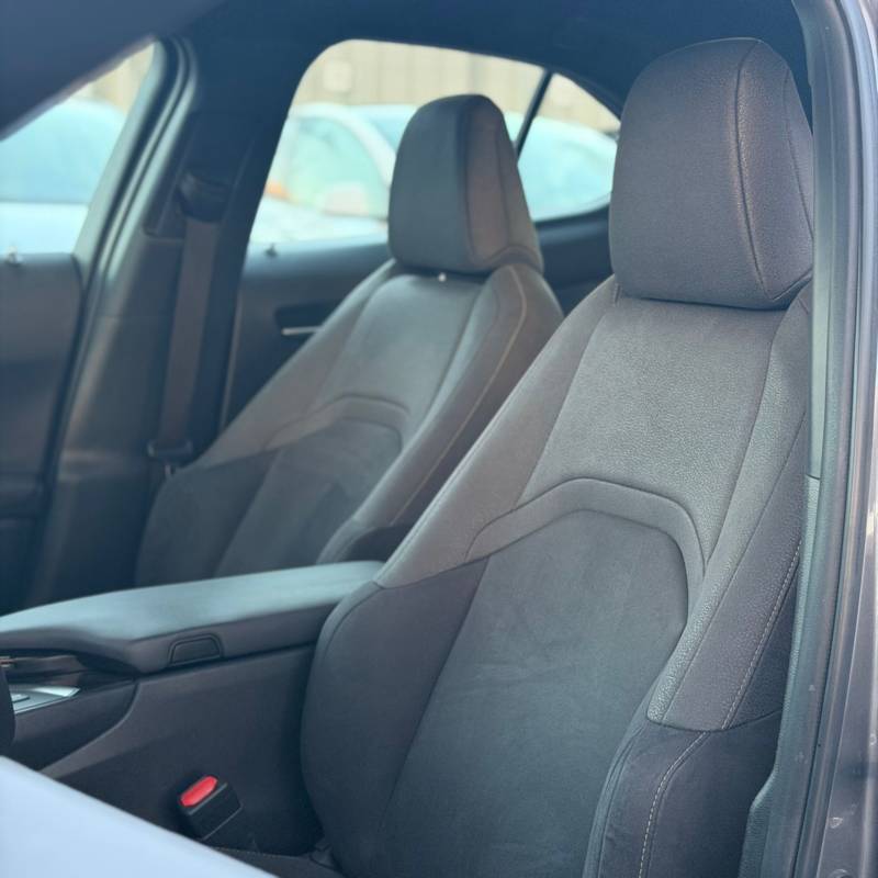 ����� LEXUS UX250H - ����� 9