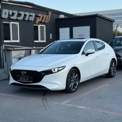  MAZDA3