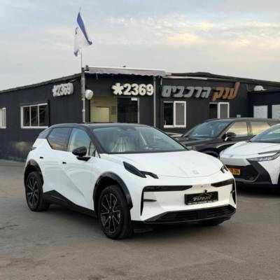 ���� ZEEKR X - ����� 1