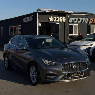 ����� INFINITI Q30 - ����� 1