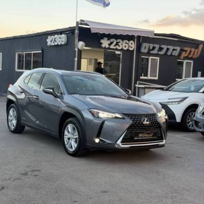 ����� LEXUS UX250H - ����� 1